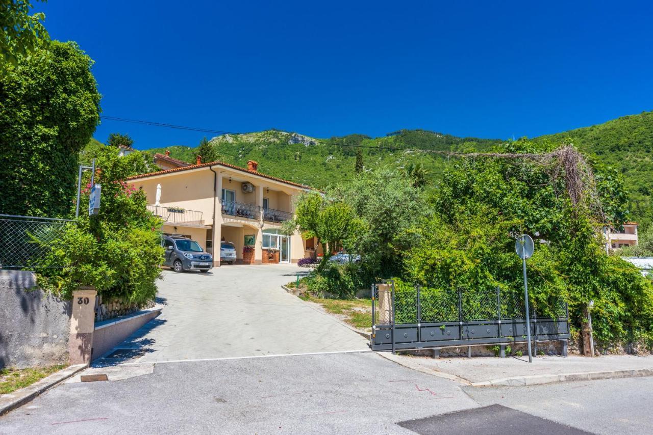 Mošćenička Draga Apartments Branka מראה חיצוני תמונה